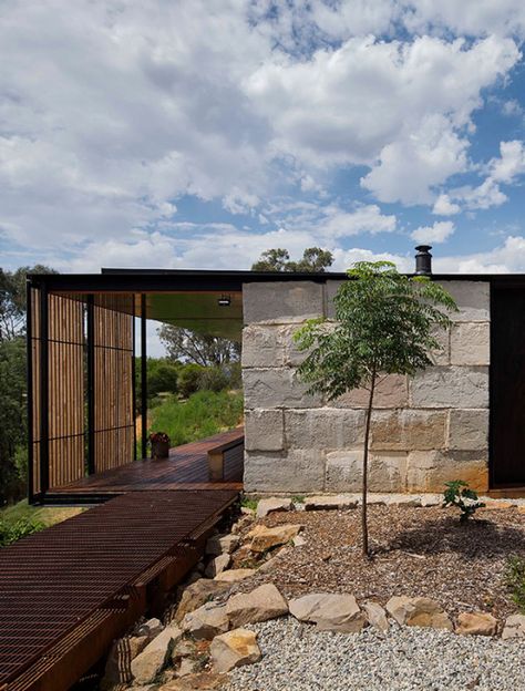 Designed as an artist's retreat using mostly recycled materials, The Sawmill House by Archier Architects is a home for all seasons! Sawmill House, Top Architects, Melbourne House, Butterfly House, Australian Architecture, Architecture Awards, Australian Homes, City Apartment, Sustainable Home