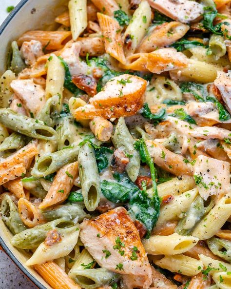 Healthy and Creamy Salmon Pasta - Healthy Fitness Meals Chicken And Spinach Pasta, Spinach Pasta Recipe, Creamy Salmon Pasta, Spinach Pasta Bake, Salmon Pasta Recipes, Spinach Pasta Recipes, Salad Appetizer Cups, Chicken Spinach Pasta, Reheat Chicken