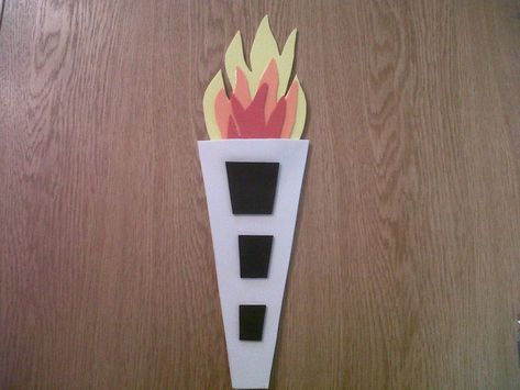 How to make an Olympic Torch Christmas Food Crafts, Simple Craft Ideas, Innovative Office, Baby On A Budget, Olympic Torch, Simple Craft, Foam Sheets, Food Crafts, Reception Table