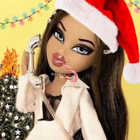 Christmas three is on fire and bratz  is talking on a phone while eating candy:) Bratz Christmas Aesthetic, Christmas Bratz, Bratz Christmas, Bratz Aesthetic, Candy Red, Winter Inspo, Cartoon Profile, Berry Ave, Christmas Icons