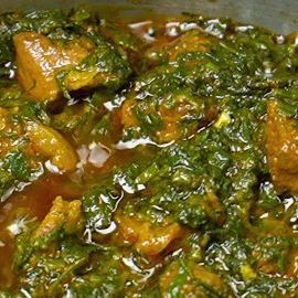 Palak Gosht, Gosht Recipe, Ginger Garlic Paste, Spinach Curry, Coriander Leaves, Green Chilli, Garlic Paste, Red Chilli, Medium Size