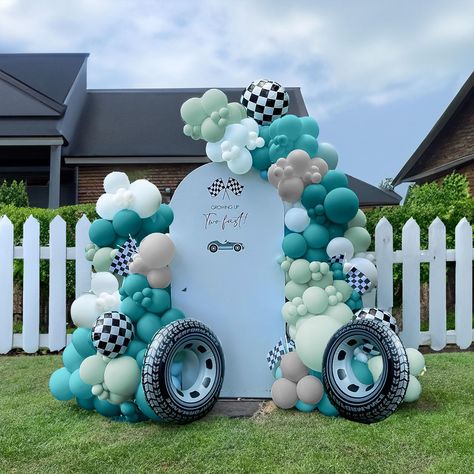 Car Balloon Garland, Prom Theme Party, Car Balloon, Racing Theme, 2nd Birthday Party For Boys, Luau Baby Showers, Real Photography, 1st Birthday Balloons, Pastel Mint Green