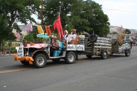 Pioneer Parade Float Ideas, Wagon Parade Float Ideas Kids, Float Building Ideas Parade, Peaceful Press Playful Pioneers, Playful Pioneers, Parade Float Ideas, Escalante Utah, Pioneer Day, Parade Ideas