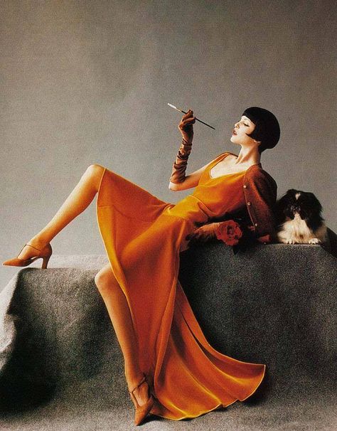 Harper’s Bazaar, August 1993 Photographer, Mario Testino Model, Nadja Auermann Nadja Auermann, Foto Top, Mode Editorials, Louise Brooks, Mario Testino, Hur Man Målar, Foto Poses, Harper’s Bazaar, 1920s Fashion