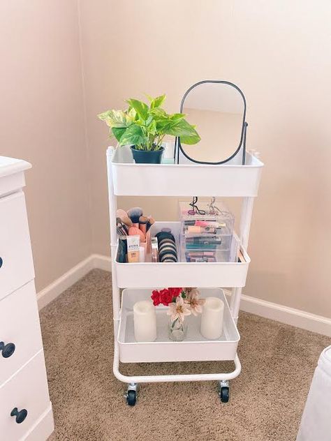 3 tier cart for makeup organization! Utility Cart Makeup Storage, Small Makeup Cart, Roll Cart Ideas, 3 Tier Cart Bathroom, Storage Cart Ideas Aesthetic, Bathroom Cart Organization Ideas, 3 Tier Utility Cart Ideas, White Cart Organization, Tier Cart Organization