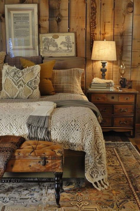 Cottage Bedroom Ideas, Bedroom Design On A Budget, Vintage Bedroom Ideas, Guest Bedroom Design, Cabin Bedroom, Bedroom Ideas Inspiration, Cottage Bedroom, Simple Organic, Bedroom Retreat