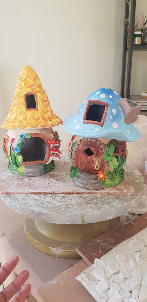 Mushroom house made of clay Fairy House Pottery Painting, Mushroom House Pottery, Mushroom House Painting, Mushroom Pottery, House With Land, Clay Mushroom, Oven Bake Clay, Clay Houses, Clay Paint