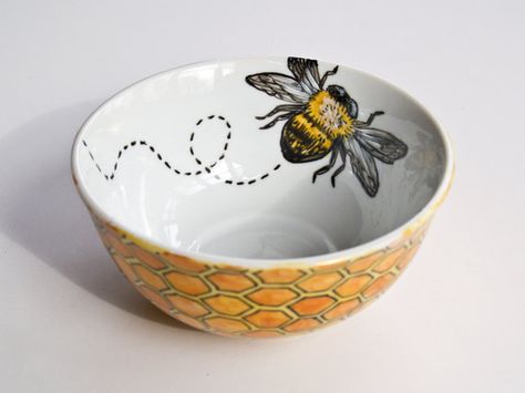 Bee & Honeycomb Bowl  Hand Painted by RKArtwork on Etsy Bee Flying, Keeping Bees, Pottery Painting Ideas, Painted Bowl, I Love Bees, Hand Painted Bowls, Paint Your Own Pottery, Bee Honeycomb, Pottery Painting Designs