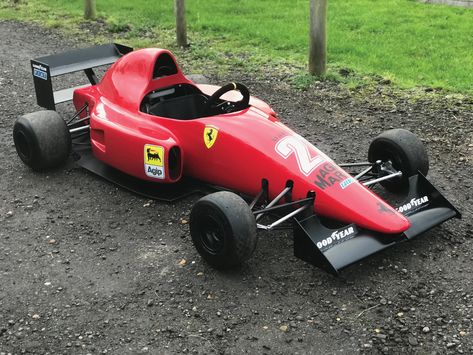 This kid’s car is based on a Ferrari 640 F1-89 – the car remembered for being the first to use now-dominant semi-automtic gearbox technology in Formula 1. Teething problems with the new transmission had hampered the car’s development, but by the time it lined up on the grid in 1989 it had progressed to the... Formula Student, Custom Bikes Cafe Racers, Diy Go Kart, Kids Car, Go Car, Miniature Cars, Ferrari Car, Pedal Cars, Honda Pilot