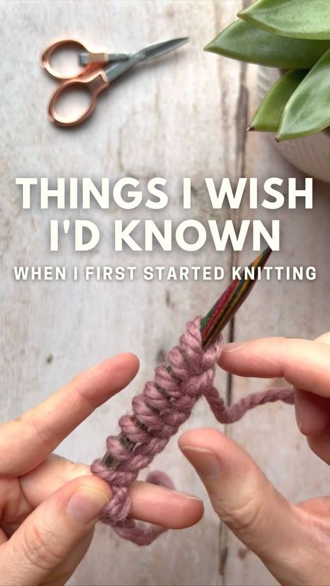 thisisknit on Instagram: 💡 Things I wish I'd known before I started knitting 💡 Today we are answering one of your requests: How to do a stretchy cast on. There… Casting Off Knitting, Cable Cast On, Cast On Knitting, Knitting Hacks, Cast Off, How To Start Knitting, Knitting Tutorial, Yarn Shop, Crochet Techniques