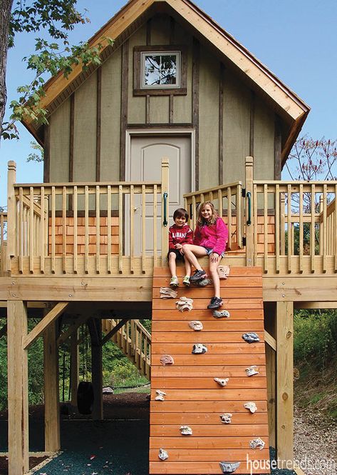 Tree House Playground, Treehouse Design, Kids Clubhouse, Backyard Fort, Kids Backyard Playground, Tree House Plans, Tree Fort, Tree House Diy, Tree House Kids