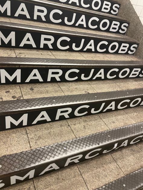 #marcjacobs #nyc #newyorkcity #fashion #aesthetic Marc Jacobs Aesthetic, Visual Presentation, Von Dutch, Fashion Aesthetic, Beauty Trends, Fashion Killa, Designer Brands, Aesthetic Wallpapers, Marc Jacobs