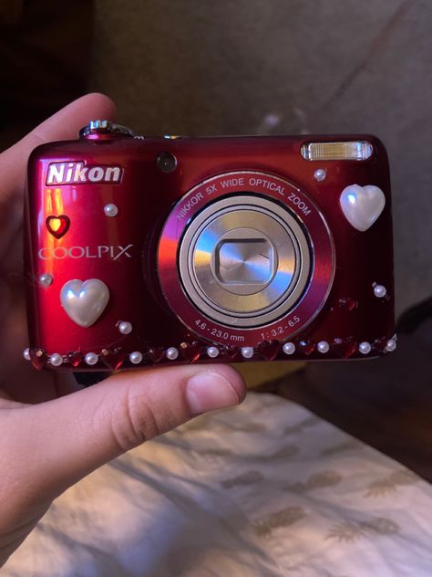 Red Digital Camera Aesthetic, Red Digital Camera, Red Camera, Red Camera Aesthetic, Digi Camera, Digital Camera Accessories, Film Camera Photography, Cute Camera, Polaroid Camera