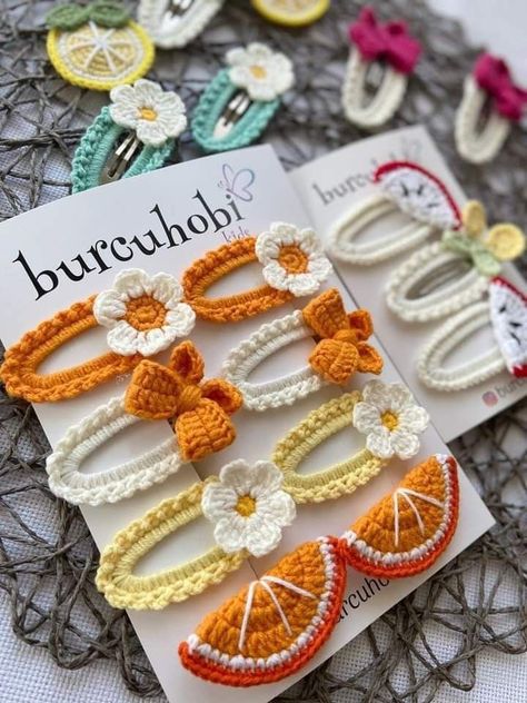 Crochet Hair Clips Pattern, Orange Hair Clips, Crochet Hair Bow, Hair Clip Crochet, Crochet Hair Clip, Crocheted Hair, Crochet Hair Bows, Crochet Orange, Crochet Bow