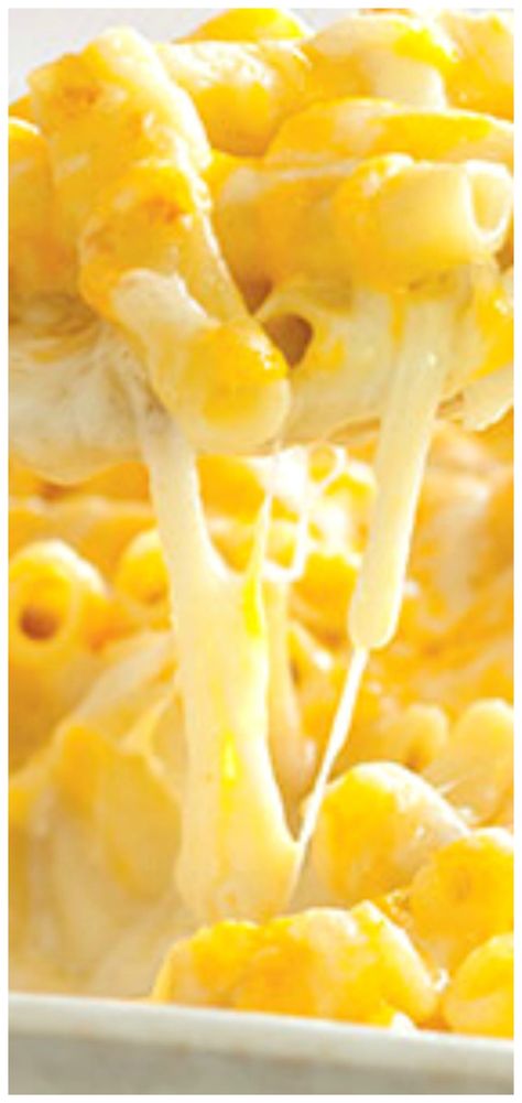 Paula Deen's Classic Macaroni and Cheese ~ A cheesy delight with mozzarella, Monterey Jack, and smoked provolone cheese. Macaroni And Cheese Recipe, Paula Deen Recipes, Soup Appetizers, Easter Menu, Macaroni N Cheese Recipe, Holiday Dinners, Pasta Sauces, Dinner Entrees, Provolone Cheese