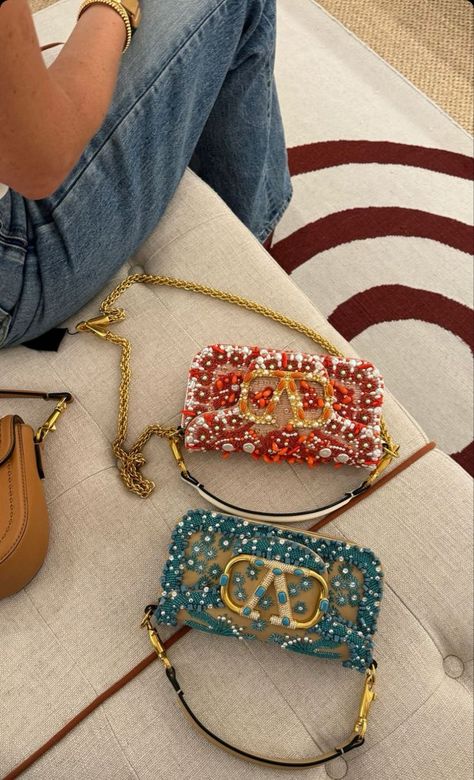 #valentino #bag #bagsandpurses #outfits #inspiration Summer Bag Aesthetic, Super Rich Kids, Bag Obsession, Girly Bags, Fancy Bags, Pretty Bags, Lily Collins, Valentino Bags, Crochet Bags