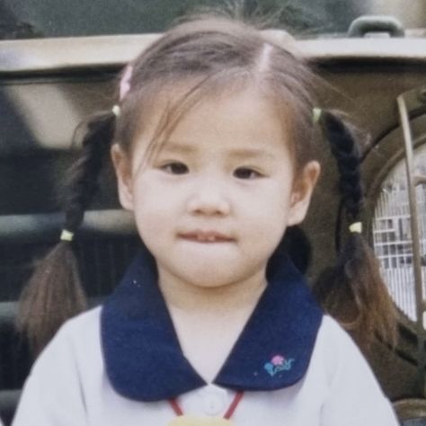 heejin loona predebut icon Loona Predebut, Gowon Loona, Heejin Loona, Childhood Photos, Pre Debut, Hello Kitty Wallpaper, Kpop Girl Groups, Old Pictures, Baby Pictures