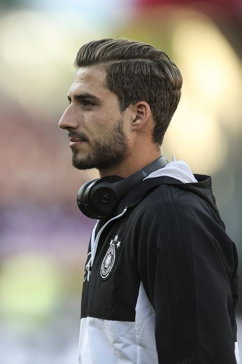 Kevin Trapp, Straight Razor Shaving, Dream Husband, My Aesthetic, Normal Guys, Big Nose, Big Noses, Figure Poses, Football Pictures