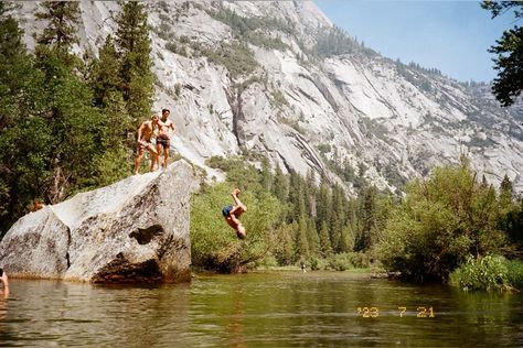 Film With Friends, Starry Eyes, Noah Kahan, Summer Dream, Future Life, Pretty Places, Go Outside, Travel Aesthetic, Summer Aesthetic