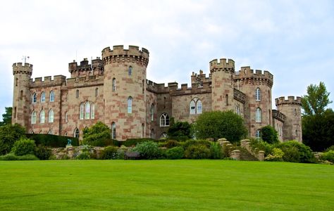 Cholmondeley Castle Cholmondeley Castle, Castle House Plans, Chateau House, Castle Estate, Scotland Landscape, English Castles, Castles In England, European Castles, Architecture Landmark