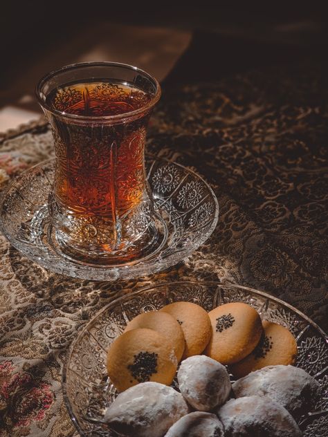 Tea cup Persian Tea Aesthetic, Iranian Tea, Morning Story, Photography Tea, Persian Tea, Iran Pictures, Persian Garden, Rainy Day Aesthetic, Tea Cafe