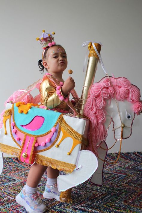 Diy Carousel Costume, Carousel Halloween Costume, Carousel Horse Costume, Carousel Costume Diy, Horse Diy Costume, Creative Kids Costumes, Kids Costumes Girls Diy, Carousel Costume, Diy Carousel