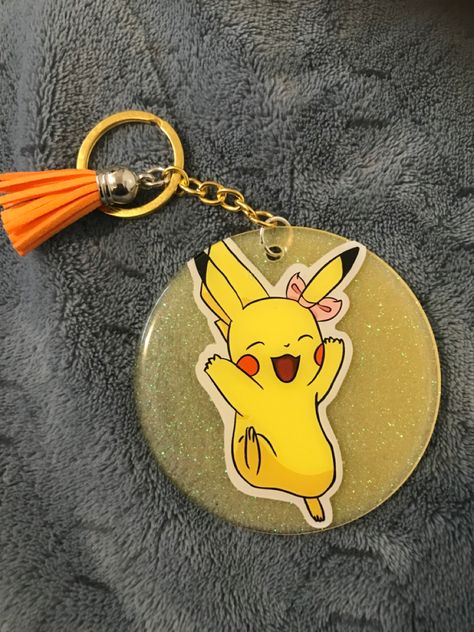 Pokemon Jewelry, Solgaleo Pokemon, Personalized Cookies, Diy Keychain, Washer Necklace, Pikachu, Craft Ideas, Pokemon, Personalized Items