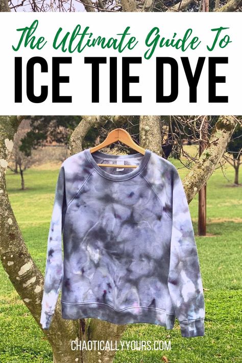 Easy Diy Tie Dye, Dyed Clothes, Tie Dye Tutorial, Tye Dye Patterns, Diy Tie Dye Techniques, Diy Tie Dye Designs, Tie Dye Patterns Diy, Diy Tie Dye Shirts, Dyeing Tutorials