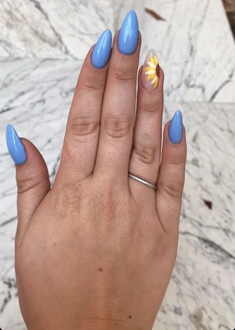 Light Blue Nails With Sunflower, Navy Blue Sunflower Nails, Sunflower Nails Blue, Blue And Sunflower Nails, Blue Nails With Sunflower, Blue Nails With Sunflower Design, Blue And Yellow Flower Nails, Blue Sunflower Nails, Yellow And Blue Nails