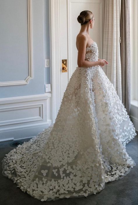 Elie Saab Bridal Zuhair Murad Wedding Dresses, Zuhair Murad Wedding Dresses, Zuhair Murad Wedding, Wedding Dresses Zuhair Murad, Elie Saab Bridal, Bridal Veils And Headpieces, Wedding Guest Dresses Long, Elegant Bridal Gown, Wedding Dresses Blush