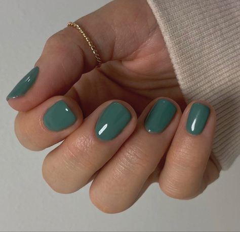 December Nails, Green Nail Polish, Green Nail, Nails 2021, Cute Gel Nails, Metallic Nails, Dipped Nails, Minimalist Nails, Nail Inspiration