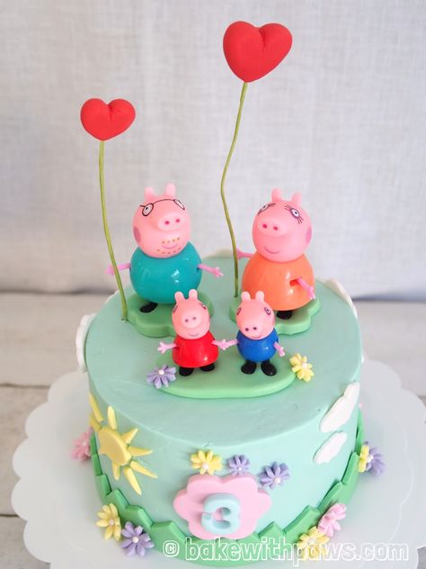 Peppa Theme Cake, Peppa Pig Birthday Cakes, Birthday Cake Creative, Girls 2nd Birthday Cake, Tortas Peppa Pig, Bolo Da Peppa Pig, Birthday Cake Pinterest, Round Birthday Cakes, Peppa Party