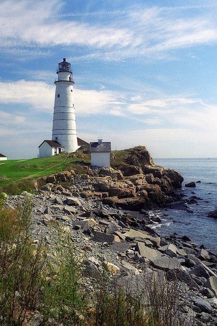 Your Sightseeing Checklist for Boston ... Boston Vacation, Bag Painting, Boston Travel, Boston Harbor, Beautiful Lighthouse, Landscape Quilts, Light Houses, Windows Phone, Light House