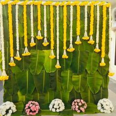 Marigold Backdrop, Leaf Decor Wedding, Marathi Saree, Home Flower Decor, Saree Drape, Wedding Background Decoration, Housewarming Decorations, Wedding Entrance Decor, Wedding Stage Design