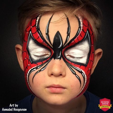 Easy Spiderman Face Paint, Spiderman Face Paint, Spider Man Face Paint, Makeup Fantasi, Superhero Face Painting, Face Painting For Boys, Halloweenský Makeup, Spiderman Face, Face Painting Tutorials