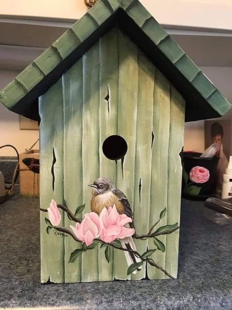 Painted Bluebird Houses, Painting Birdhouses Ideas Simple, Painted Birdhouses, Hand Painted Birdhouses, Bird Houses Ideas, Homemade Bird Houses, Birdhouse Craft, Primitive Painting, Bird Houses Ideas Diy