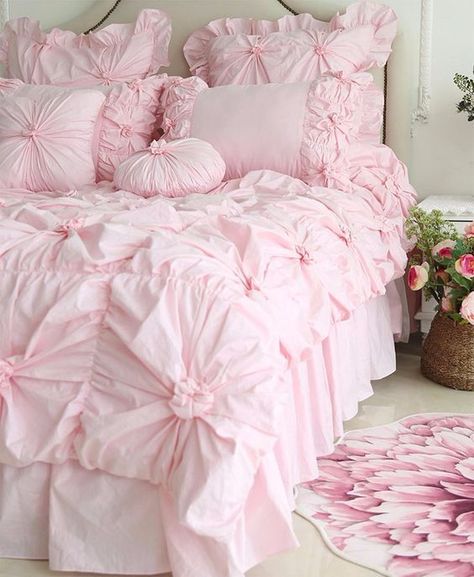 Pink Bedroom Set, Princess Home, Red Bedding Sets, Bed Sheets Online, Tout Rose, King Bedding, Cheap Bedding Sets, Emerald Eyes, Wedding Pink