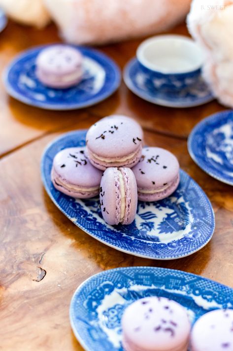 Lavender Earl Grey Macarons, Lavender Honey Macarons, Earl Gray Macarons, Earl Grey Macaron Recipe, London Fog Macarons, Tea Party Macarons, Lavender Macarons Recipe, Fancy Macarons, Earl Grey Macaron