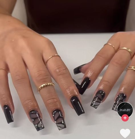 Dark Purple Nails Aesthetic, Square Nails Black, Black Butterfly Nails, Butterflies Nails Acrylics, Black And Purple Nails, Dark Purple Nails, Witchy Nails, Purple Nail Designs, Black Nail Designs