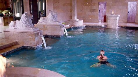 Roman Bathroom, Roman Bath House, Ancient Greece Aesthetic, Roman Pool, House Video, House Pool, Roman Baths, Ancient Technology, Roman Tub