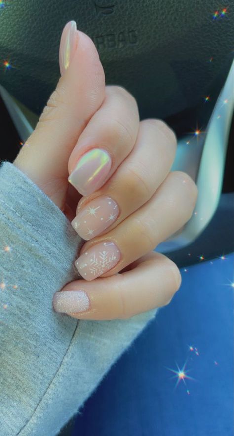 Neutral Nails Holiday, Cute Neutral Christmas Nails, Short Nails With Snowflakes, Short Christmas Nails Snowflake, Extra Short Christmas Acrylic Nails, Pink Nails White Snowflake, Snowflake Acrylic Nails Short, White Winter Nails Acrylic Short, Short Nails Ideas Winter Natural