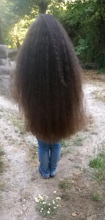 Long hair Hair Job, Scrapbook Photos, Huge Hair, Long Hair Models, Extremely Long Hair, Rapunzel Hair, Long Hair Pictures, Extreme Hair, Beautiful Curly Hair