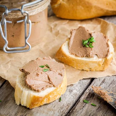 Liver Pate Plating, Pate Plating, Chicken Liver Pate Recipe, Liver Pate Recipe, Entertaining Snacks, French Chicken, Liver Pate, Pate Recipes, Plating Ideas