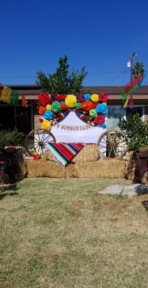 Mexican Farmhouse, Easy Paper Crafts For Kids, Mexican Themed Party, Mexican Fiesta Birthday Party, Mexican Theme Party Decorations, Paper Art And Craft, Mexico Party, Mexican Baby Shower, Themed Party Ideas