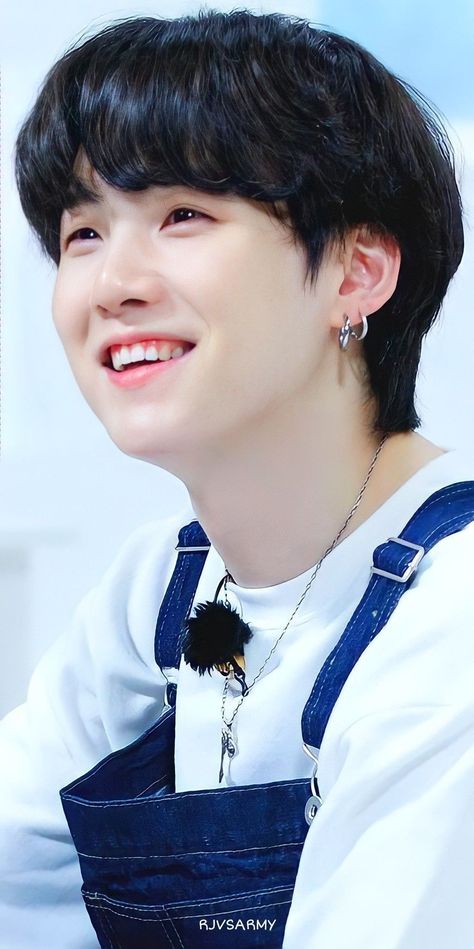 For ARMU Suga Min Yoongi, Min Yoongi Wallpaper, Smile Wallpaper, Gummy Smile, Suga Suga, Min Yoongi Bts, Cute Couple Art, Kim Taehyung Wallpaper, Cute Love Pictures