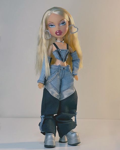 Bratz Inspo Outfit, Las Bratz, Bratz Outfit, Outfit Ideas Colorful, Bratz Doll Makeup, Bratz Doll Outfits, Doll Halloween Costume, Bratz Girls, Bratz Inspired Outfits