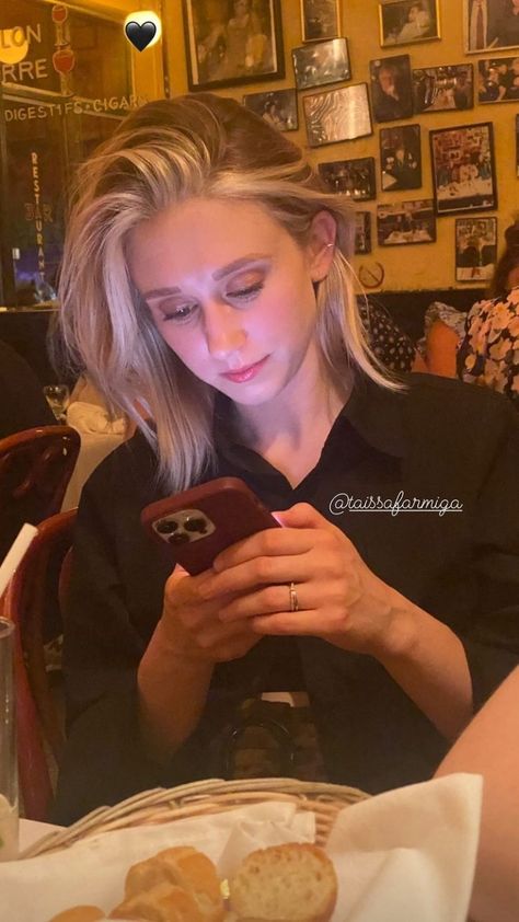 Emma Evans, Anna Victoria, Taissa Farmiga, Violet Aesthetic, Vera Farmiga, Friends Instagram, American Beauty, Pinterest Girls, Beauty Queens