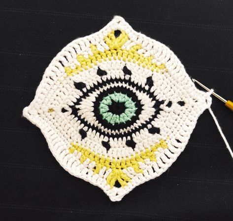 Crochet Eye Pattern, Eye Crochet Pattern, Eye Crochet, Crochet Square Pattern, Crochet Eyes, Crochet Dragon, Eye Pattern, Crochet Quilt, Crochet Cushions