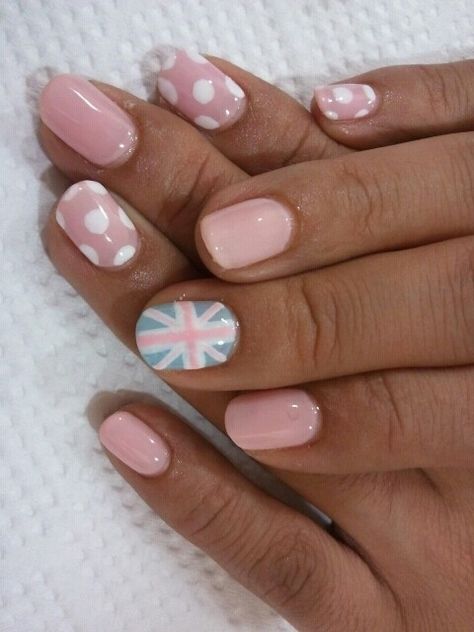 nail art Classy Business Woman, Union Jack Nails, Freehand Nail Art, Cute Nail Polish, Nail Art Pictures, Nail Time, London Nails, British Flag, Nail Polish Designs