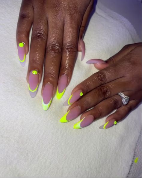 Highlighter Nails Yellow, Highlighter Yellow Nails Design, Almond Stiletto Nails Short, Neon Yellow Nails Designs Summer, Neon Yellow Almond Nails, Neon Yellow Toes, Almond Neon Nails, Neon Nail Ideas Summer Almond, Neon Yellow Nail Art